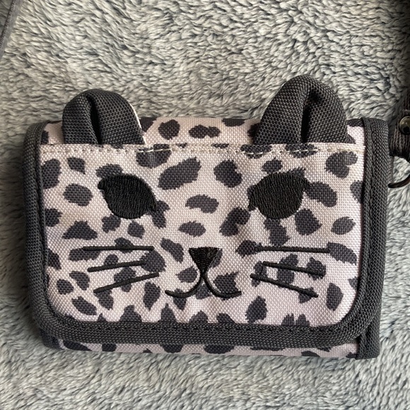 NWOT⭐️GAP💫 Gray/White Kitty Cat Wristlet Wallet - Picture 3 of 10